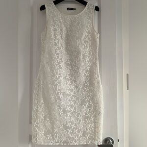 Sleeveless White Floral Lace Dress